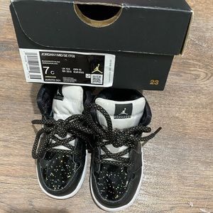 Jordan 1s size 7